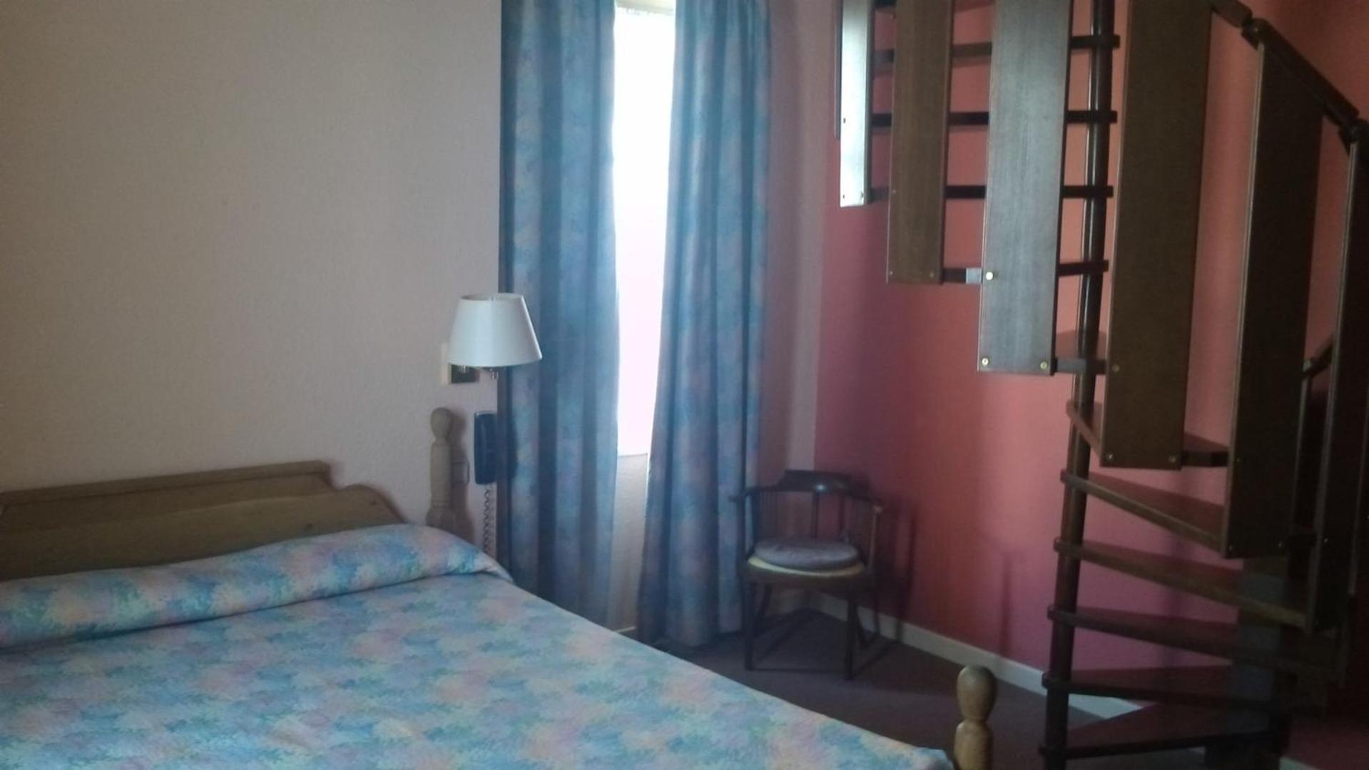 La Fleur De Lys Hotel Cormatin Room photo