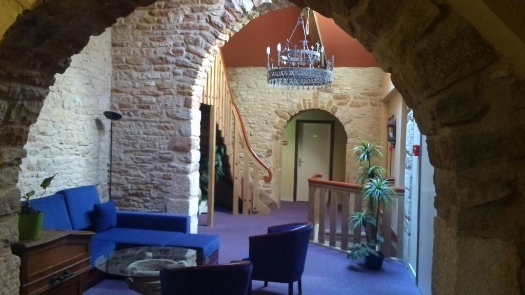 La Fleur De Lys Hotel Cormatin Exterior photo